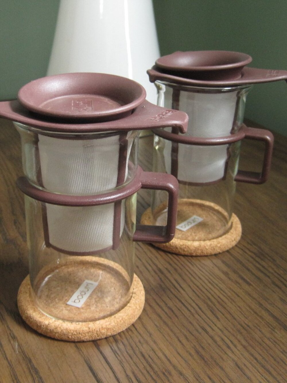 2 Bodum Tea Cups with Infusers and Lids Glass Coffee Scandinavian 8 oz Coasters
